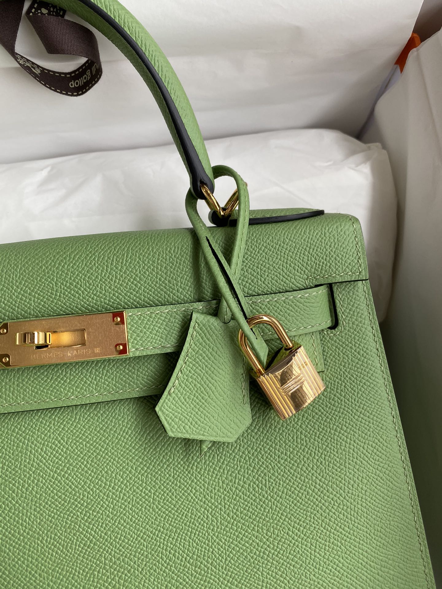 Hermes Kelly 28cm Handbag Shoulder Bag in Green Kiwi Epsom Leather